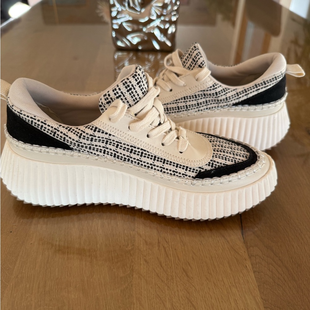 NWOT~Dolce Vita~Platform Sneakers